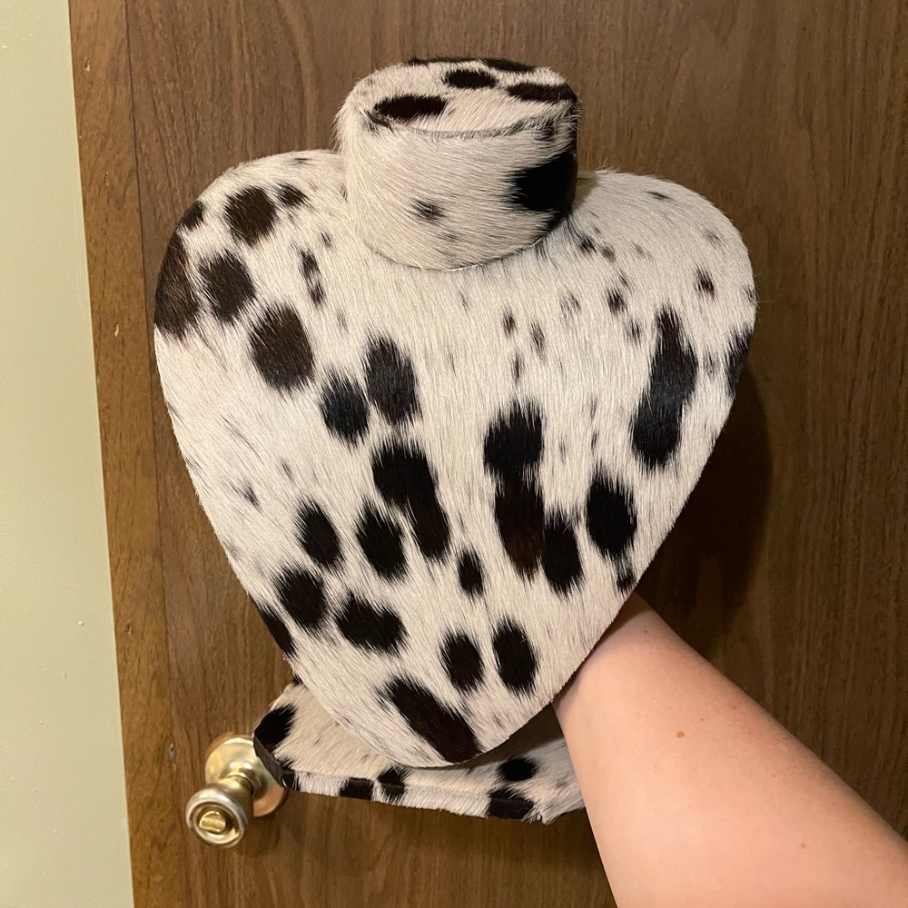 Western Cowhide neck pad display